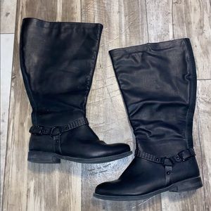 Women’s 12WW boots. Avenue brand Style Odessa
